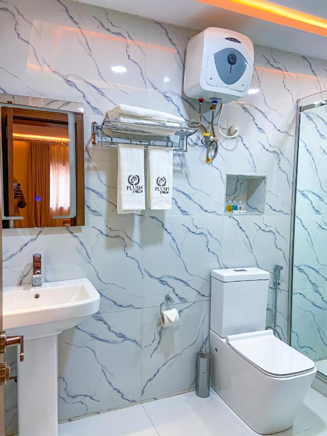 Plush Hotel,Абуджа Екстер'єр фото