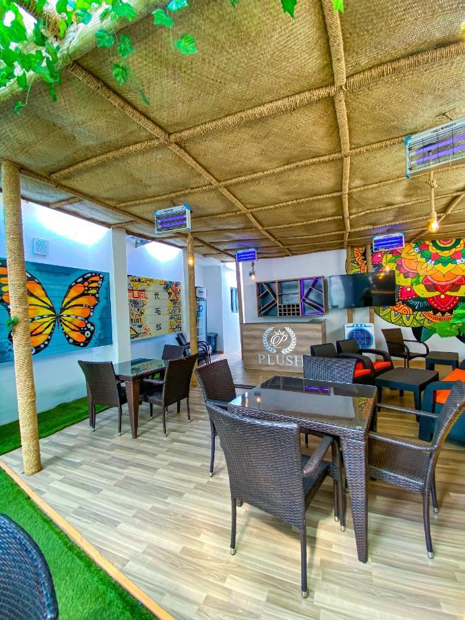 Plush Hotel,Абуджа Екстер'єр фото