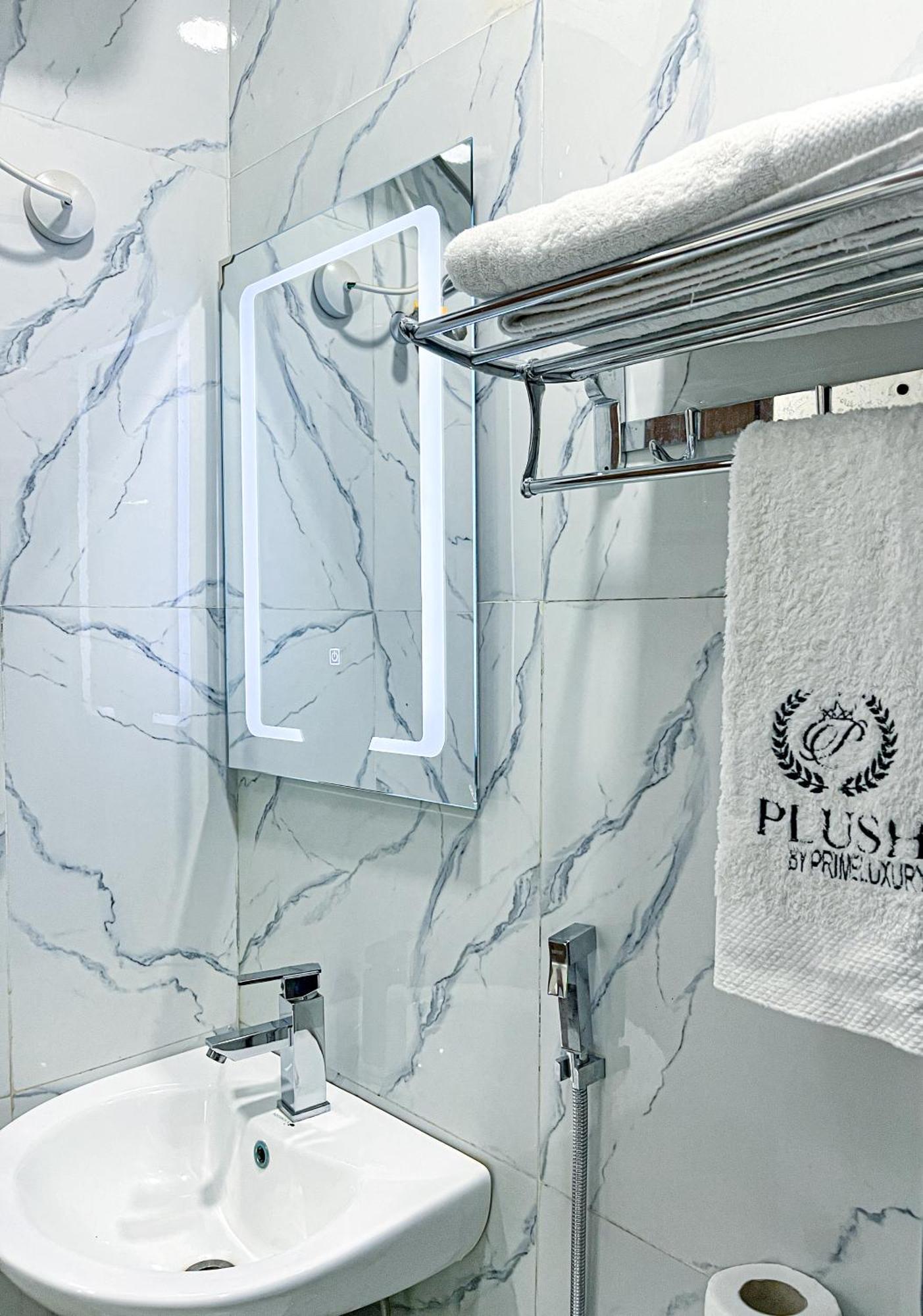 Plush Hotel,Абуджа Екстер'єр фото